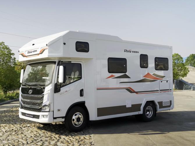 上汽躍進H500硬派輕卡房車
